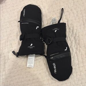 Reusch Black Waterproof Mittens